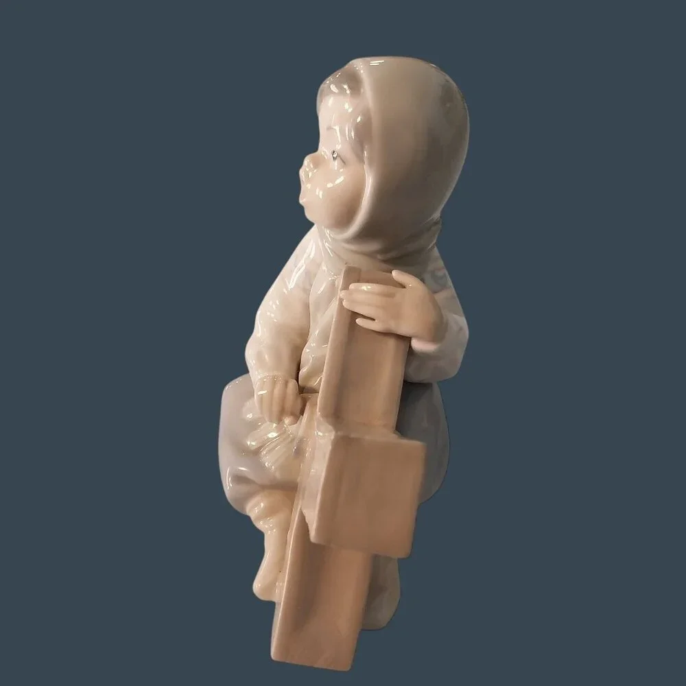 Lladro Child Playing Marraca Figurine Hard To Find Old Mark Vintage